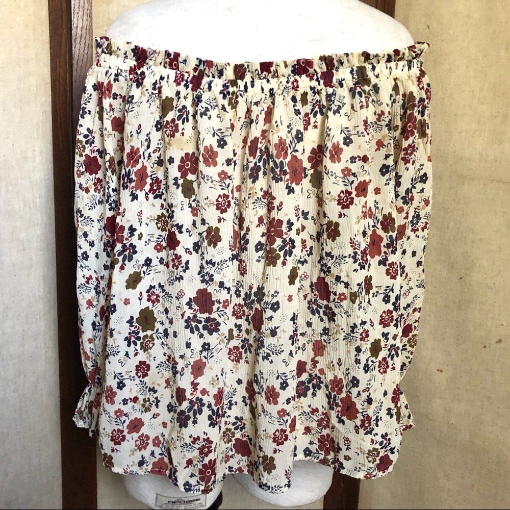 Silent Wanderer | Beige Floral Off Shoulder Top - Picture 3 of 6